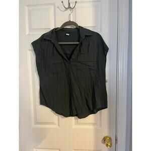 NWT Old Navy dark green sleeveless utility shirt | Size Medium